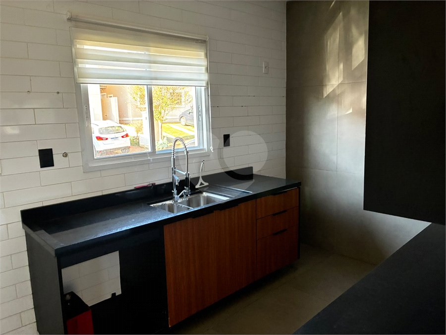 Casa para alugar com 3 quartos, sendo 1 suíte,  no condomínio Bella Roma, São Roque - SP