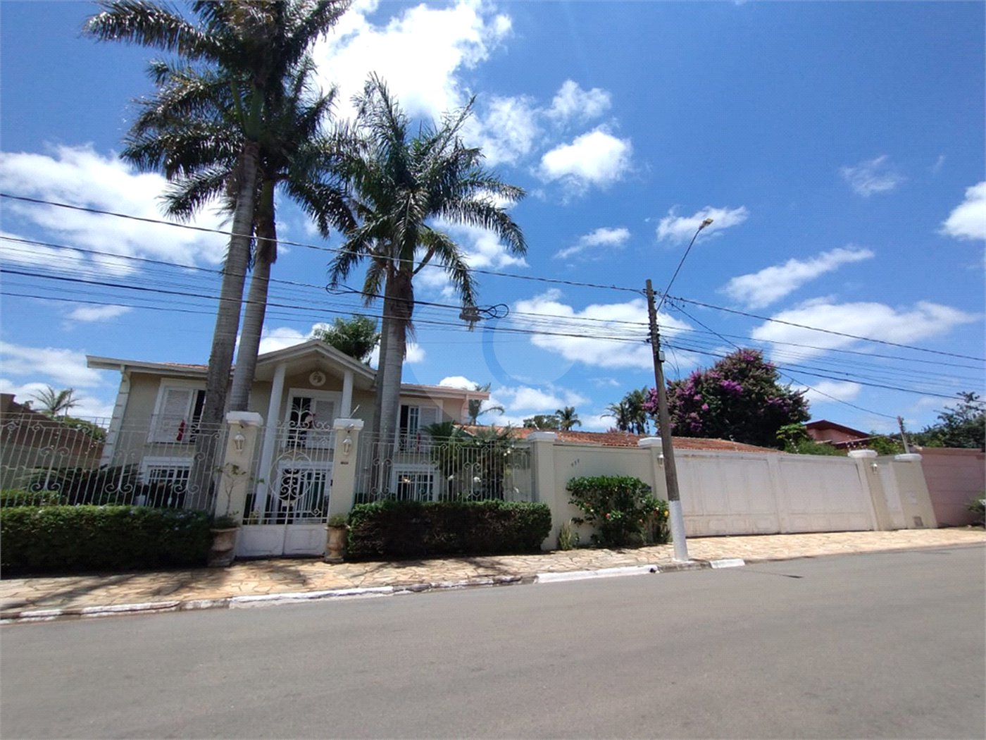 Casa à venda com 5 suítes em Jardim Colombo, Itapetininga, SP