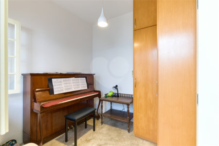 Casa de Vila à venda com 4 quartos, sendo 1 suíte, em Alto da Boa Vista, São Paulo, SP