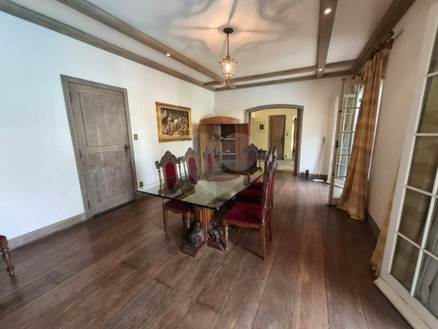 Casa à venda com 5 quartos, sendo 3 suítes,  em Alto da Boa Vista, São Paulo, SP