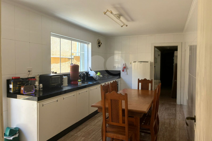 Sobrado à venda com 4 quartos, sendo 1 suíte, em Vila Guilherme, São Paulo, SP