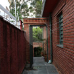 Casa à venda com 4 quartos, sendo 2 suítes, em Jardim Leonor, São Paulo, SP