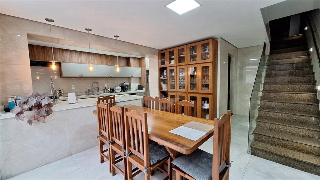 Casa à venda com 3 quartos, sendo 2 suítes, em Vila Medeiros, São Paulo, SP