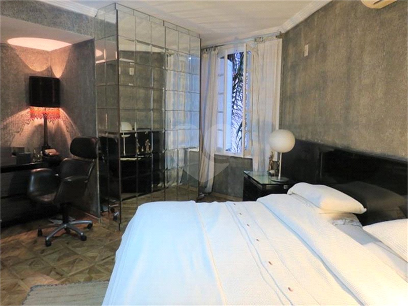 Casa em condomínio à venda com 4 quartos, sendo 3 suítes, em Jardim Vitória Régia, São Paulo, SP