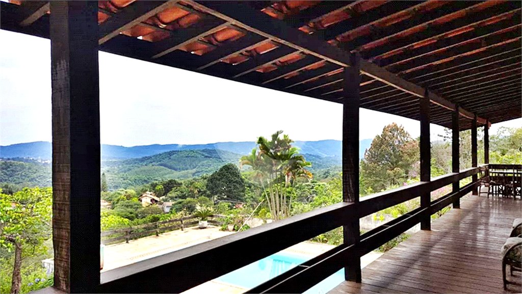 Casa à venda com 6 quartos, sendo 3 suítes, em Serra da Cantareira, Mairiporã, SP
