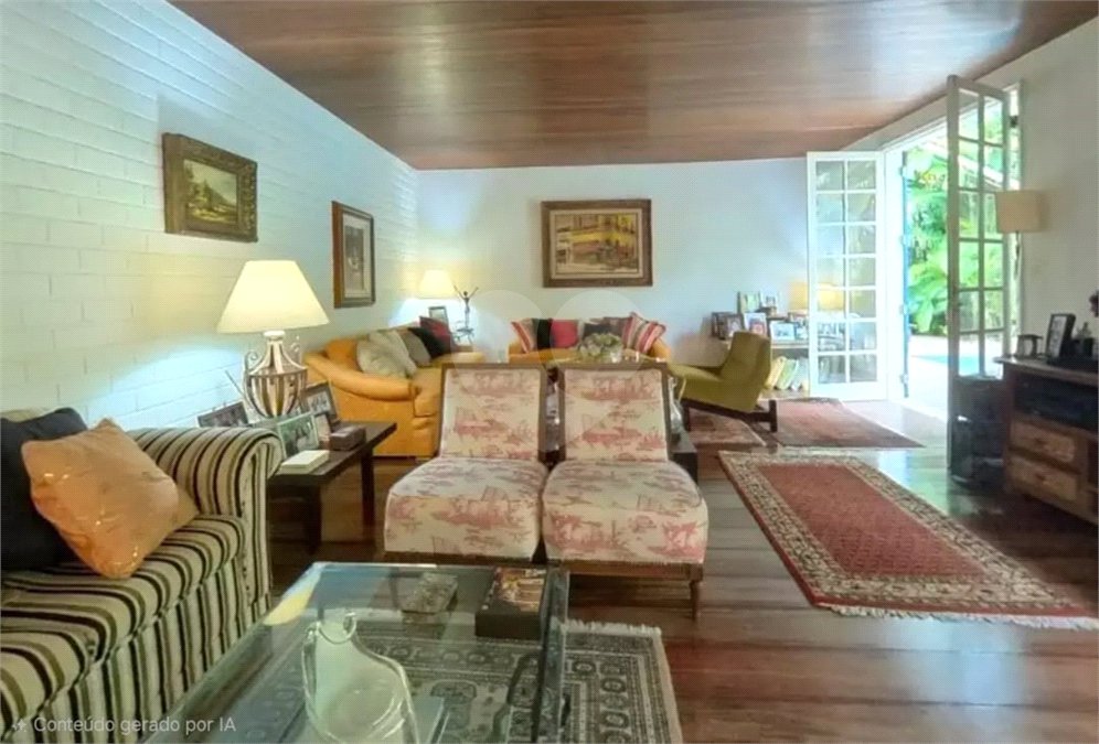 Casa à venda com 4 quartos, sendo 2 suítes,  em Jardim Botânico, Rio de Janeiro, RJ