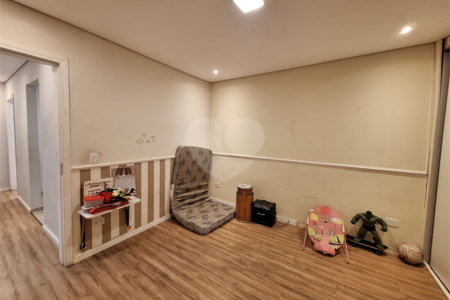 Casa à venda com 3 quartos, sendo 1 suíte, em Chora Menino, São Paulo, SP