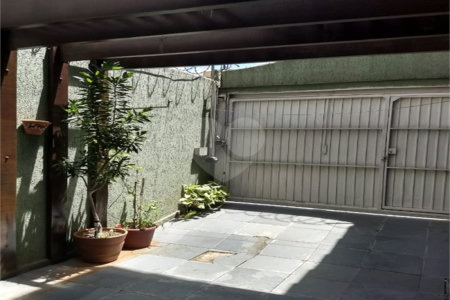 Casa à venda com 3 quartos, sendo 1 suíte, em Vila Galvão, Guarulhos, SP