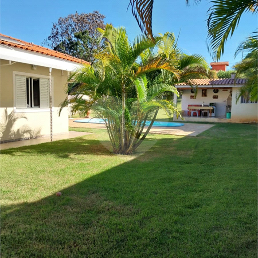 Casa à venda com 3 quartos, sendo 2 suítes, no condomínio Acmti - Colinas do Mosteiro, Terras de Itaici e Recanto dos Pássaros, Indaiatuba - SP