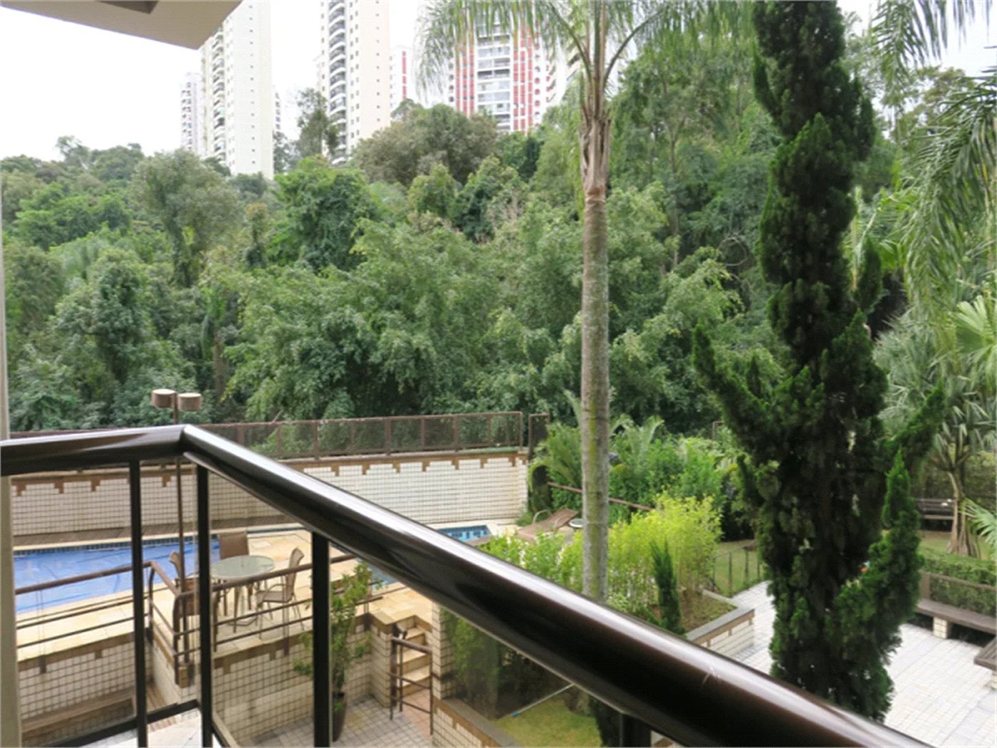 Apartamento à venda com 3 suítes em Vila Suzana, São Paulo, SP