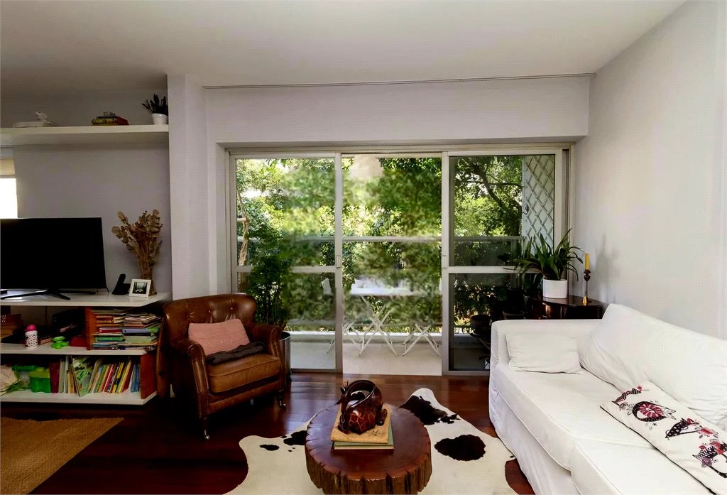 Apartamento à venda com 3 quartos, sendo 2 suítes, em Pinheiros, São Paulo, SP