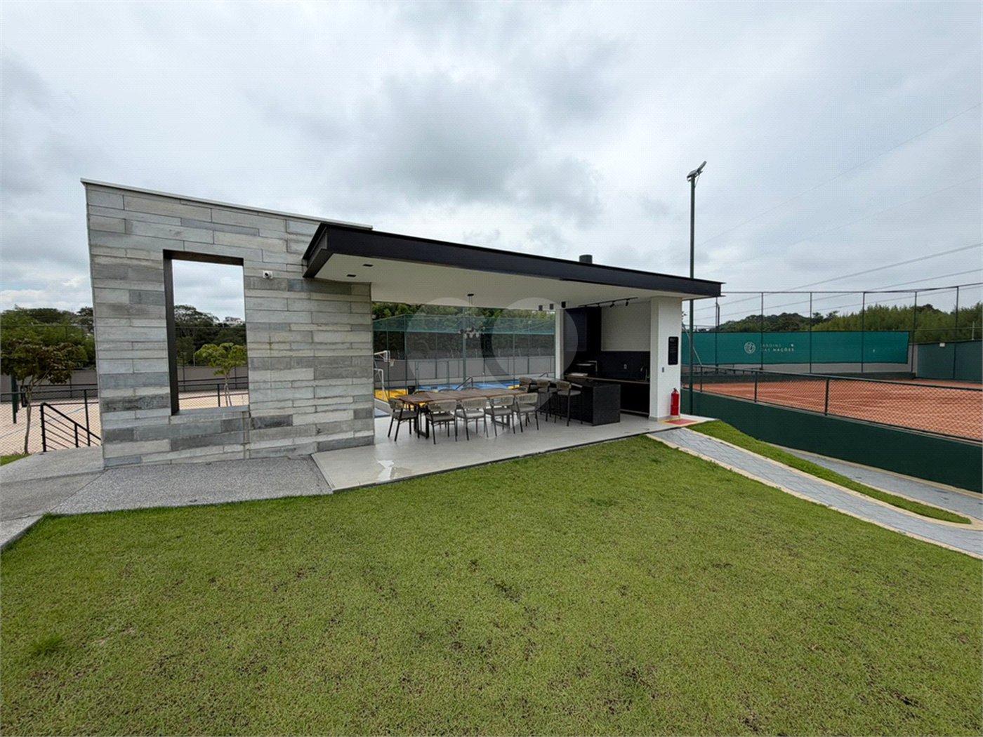 Terreno à venda no condomínio Jardim das Nações, São José dos Campos - SP