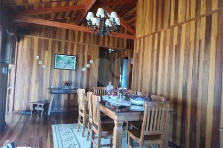 Chácara à venda com 4 quartos, sendo 1 suíte, em Chácaras Fernão Dias, Atibaia, SP