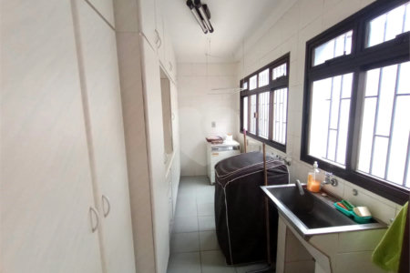 Sobrado à venda com 4 quartos, sendo 1 suíte, em Vila Macedópolis, São Paulo, SP