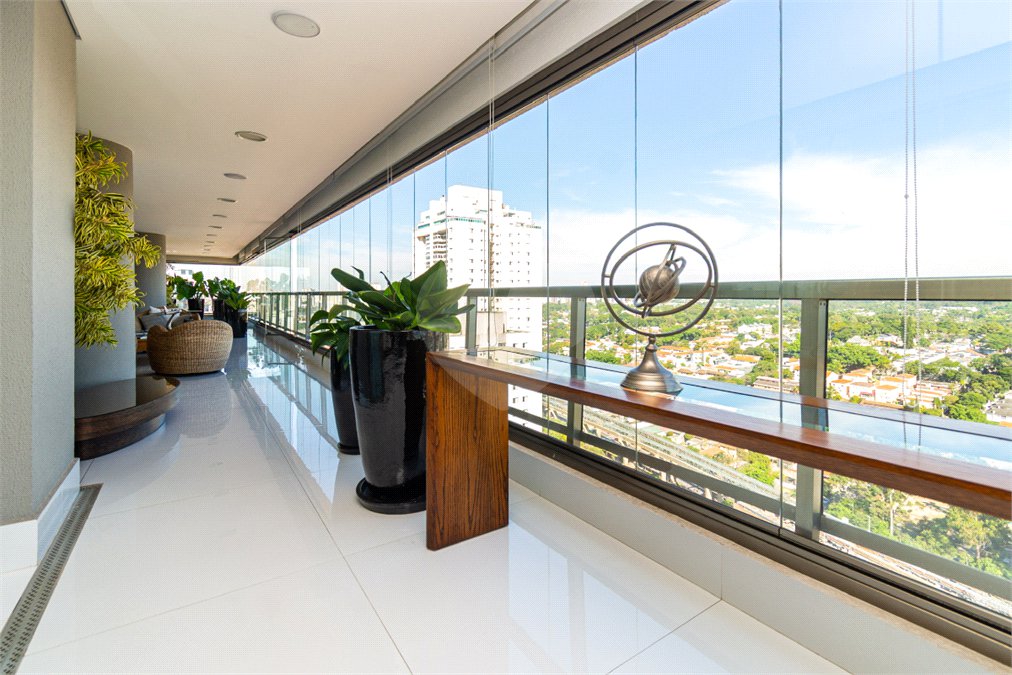 Apartamento à venda com 4 quartos, sendo 3 suítes,  em Campo Belo, São Paulo, SP