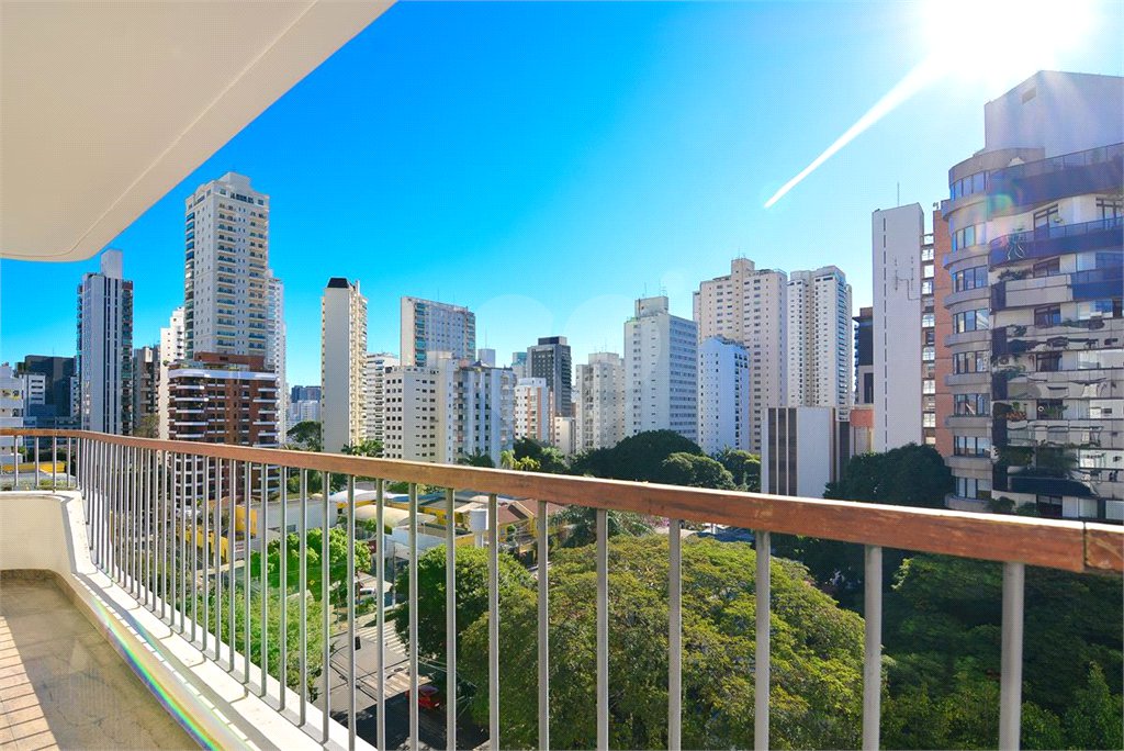 Apartamento à venda com 4 quartos, sendo 2 suítes,  em Brooklin Paulista, São Paulo, SP