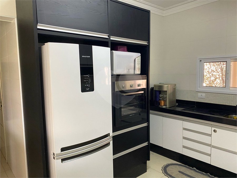 Casa à venda com 4 quartos, sendo 3 suítes, no condomínio Primavera, Salto - SP