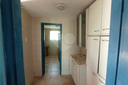 Chácara à venda com 6 quartos, sendo 1 suíte,  em Cercadinho, Alambari, SP