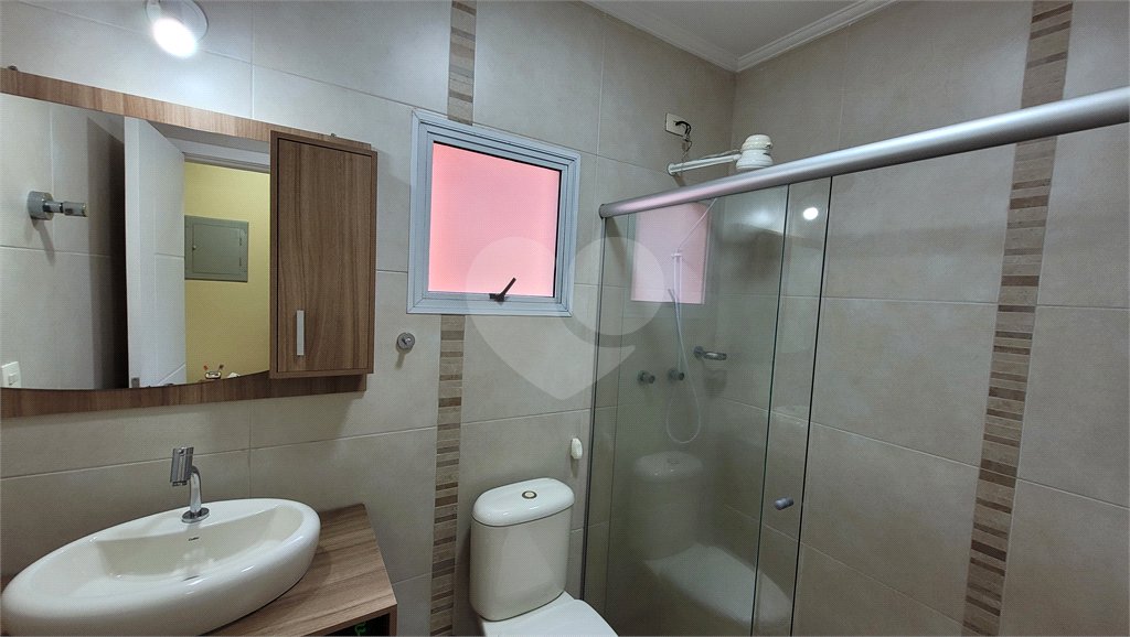 Sobrado à venda com 3 quartos, sendo 1 suíte, em Vila Romana, São Paulo, SP