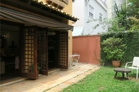 Casa à venda com 4 quartos, sendo 2 suítes, no condomínio Vila das Flores, São Paulo - SP