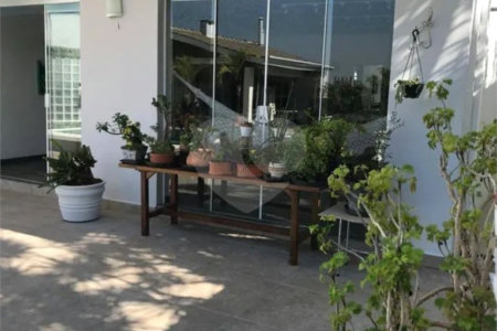 Casa à venda com 5 suítes em Parque dos Príncipes, São Paulo, SP