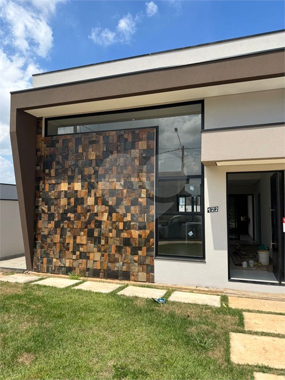 Casa à venda com 3 quartos, sendo 1 suíte, no condomínio Reserva Central Parque, Salto - SP