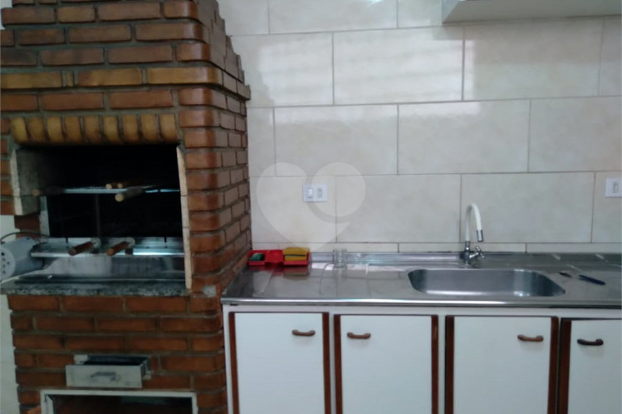 Sobrado à venda com 3 suítes em Jardim Peri, São Paulo, SP