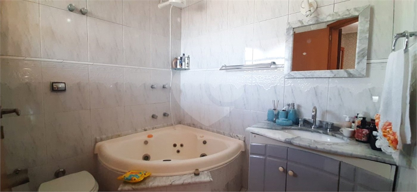 Casa à venda com 4 quartos, sendo 2 suítes, em Jardim Paraíso, São Paulo, SP
