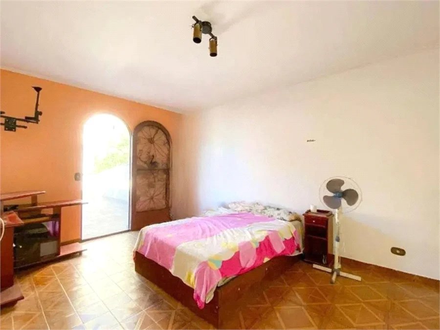 Sobrado à venda com 4 quartos em Vila Ipojuca, São Paulo, SP