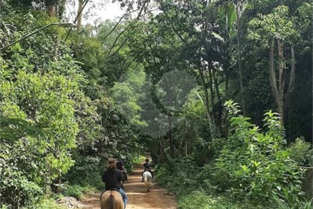 Terreno à venda em Guarapiranga, São Paulo, SP