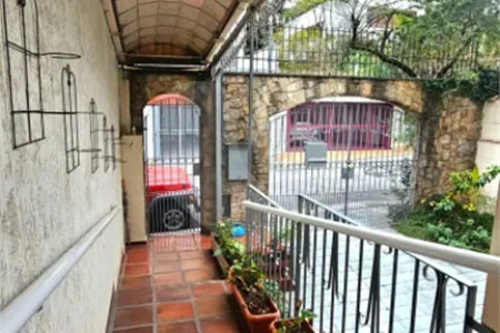 Casa de Vila à venda com 4 quartos, sendo 2 suítes, em Sumarezinho, São Paulo, SP