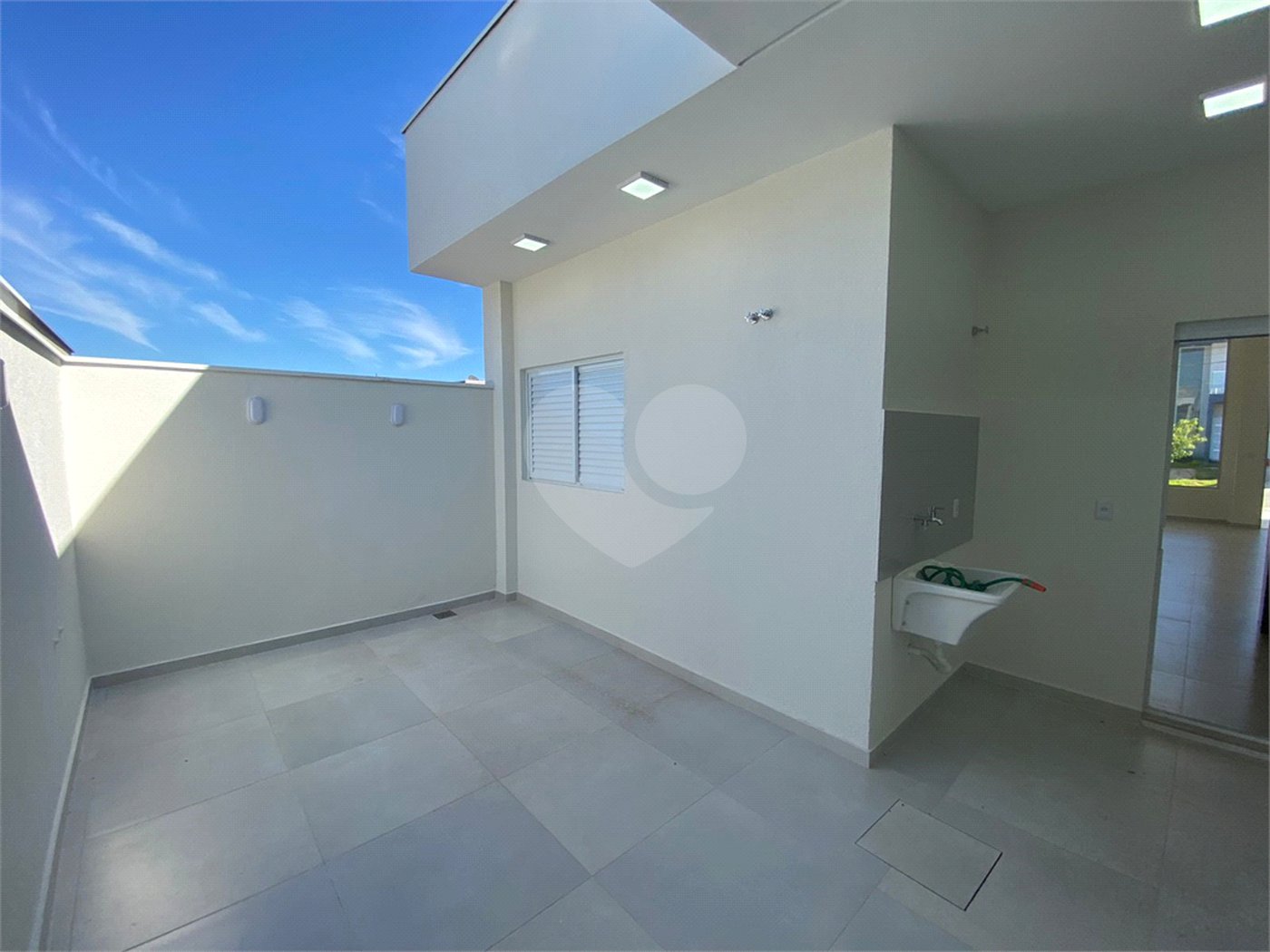 Casa à venda com 3 quartos, sendo 1 suíte, no condomínio Horto Florestal Villagio, Sorocaba - SP