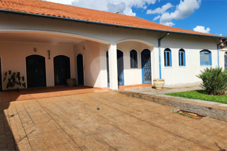 Casa à venda com 4 suítes em Vila Harmonia, Araraquara, SP