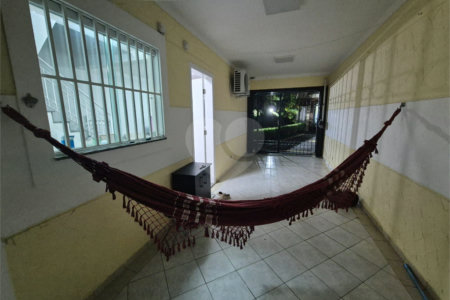 Casa à venda com 3 quartos, sendo 1 suíte, no condomínio Mariana, São Paulo - SP