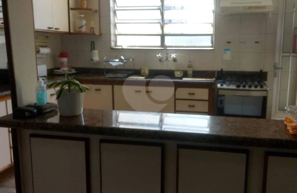 Casa à venda com 3 quartos, sendo 1 suíte, em Vila Mariana, São Paulo, SP