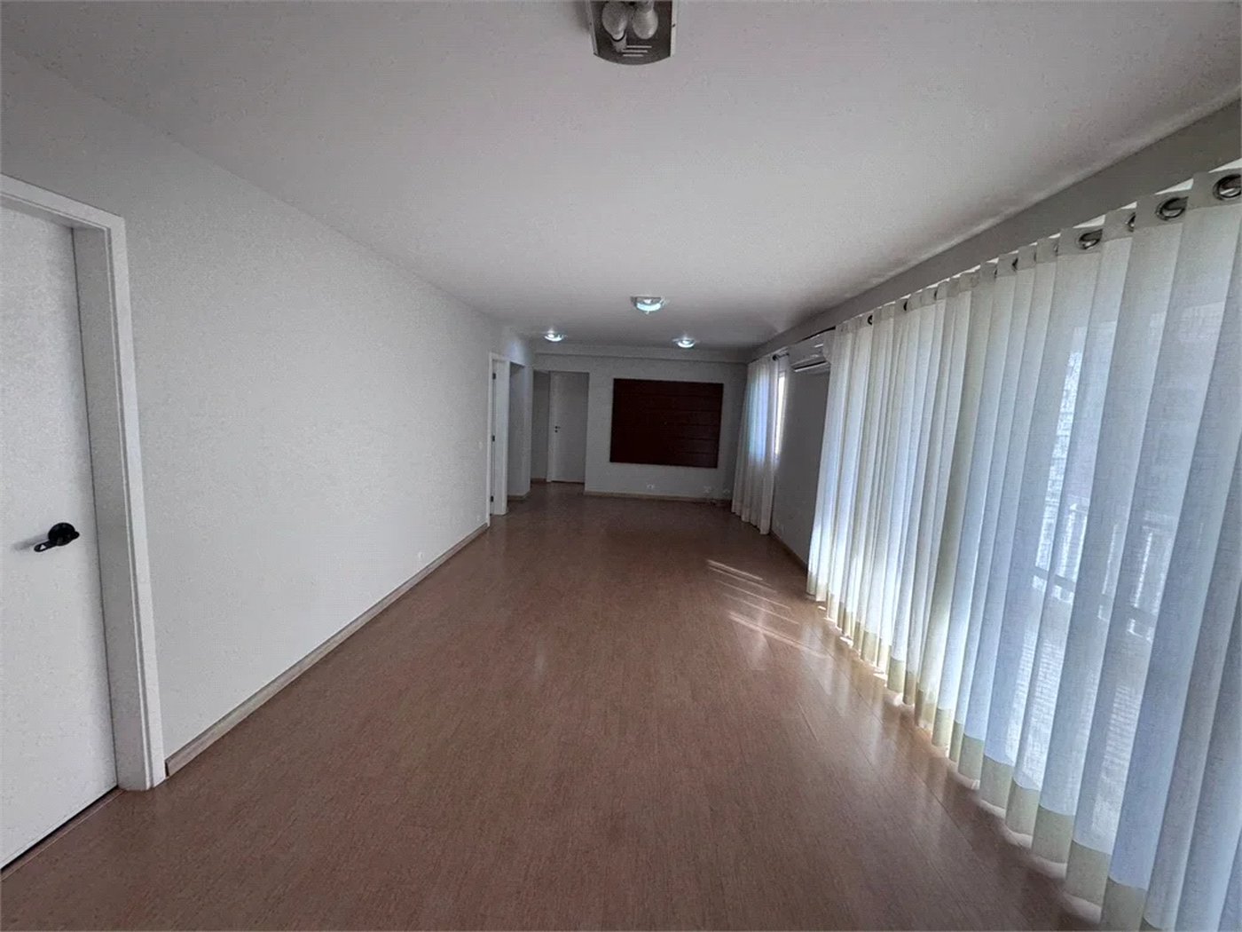 Apartamento para alugar com 3 quartos, sendo 1 suíte, em Pinheiros, São Paulo, SP