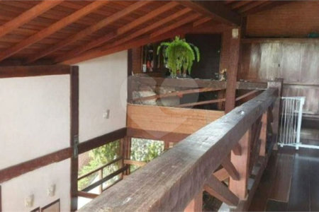 Casa à venda com 3 quartos, sendo 1 suíte, no condomínio Terras de São Francisco, Vinhedo - SP