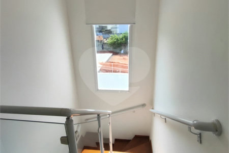 Casa de Vila à venda com 3 quartos, sendo 1 suíte, em Loteamento Jardim Morumbi, Atibaia, SP