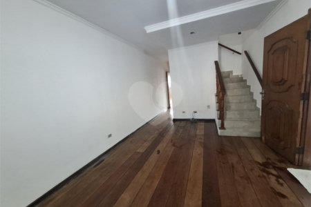 Sobrado à venda com 3 quartos, sendo 1 suíte, em Campo Grande, São Paulo, SP