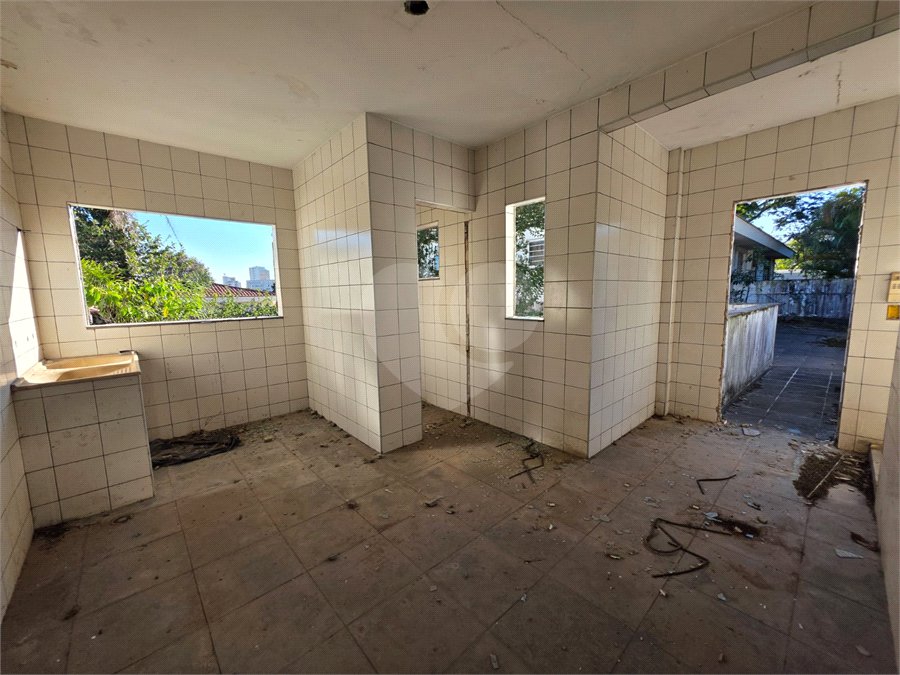 Casa à venda com 4 quartos, sendo 1 suíte, em Indianópolis, São Paulo, SP