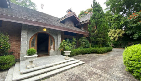 Casa à venda ou para alugar com 5 quartos, sendo 3 suítes,  em Fazenda Morumbi, São Paulo, SP