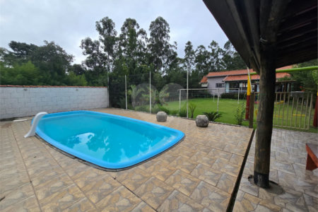 Chácara à venda com 3 quartos, sendo 1 suíte, em Cercadinho, Alambari, SP