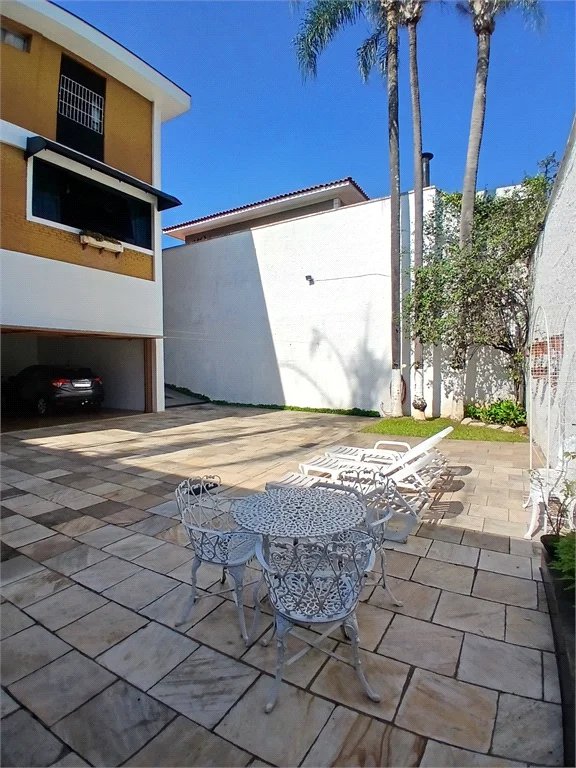 Sobrado à venda com 4 quartos, sendo 2 suítes,  em Jardim Leonor, São Paulo, SP