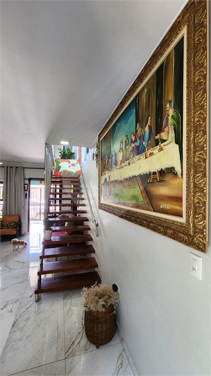 Sobrado à venda com 4 quartos, sendo 1 suíte, em Vila Romão, Salto, SP
