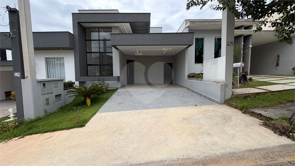 Casa à venda com 3 quartos, sendo 1 suíte, no condomínio Villagio Milano, Sorocaba - SP
