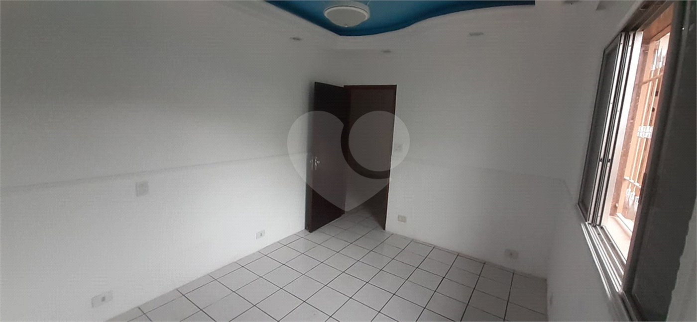 Casa à venda com 3 quartos, sendo 1 suíte, em Vila Gustavo, São Paulo, SP