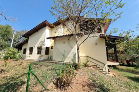 Casa à venda com 4 quartos, sendo 2 suítes, em Bosque, Vinhedo, SP