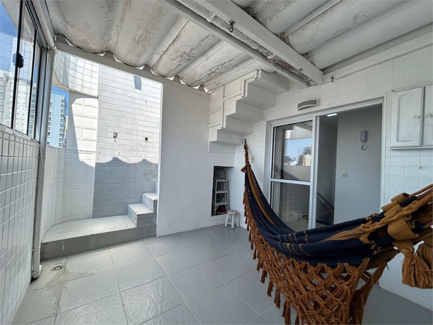 Apartamento com 3 dormitórios à venda, 110 m² por R$ 950.000,00 - Campo Grande - Santos/SP
