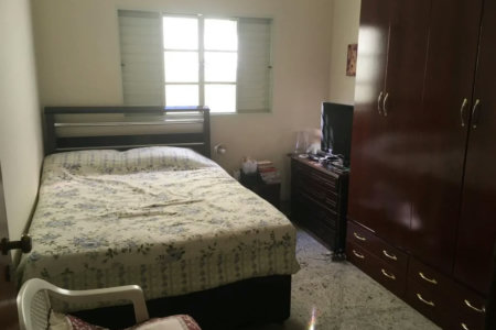 Sobrado à venda com 4 quartos, sendo 1 suíte,  em Jardim Sarah, São Paulo, SP