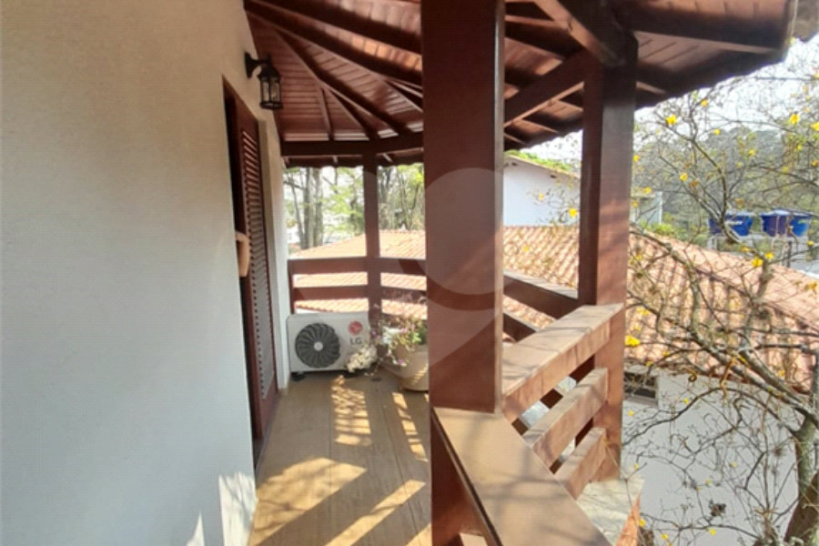 3 AMPLAS SUITES MAIS ECRITORIO MUITO VERDE E AMPLO QUINTAL